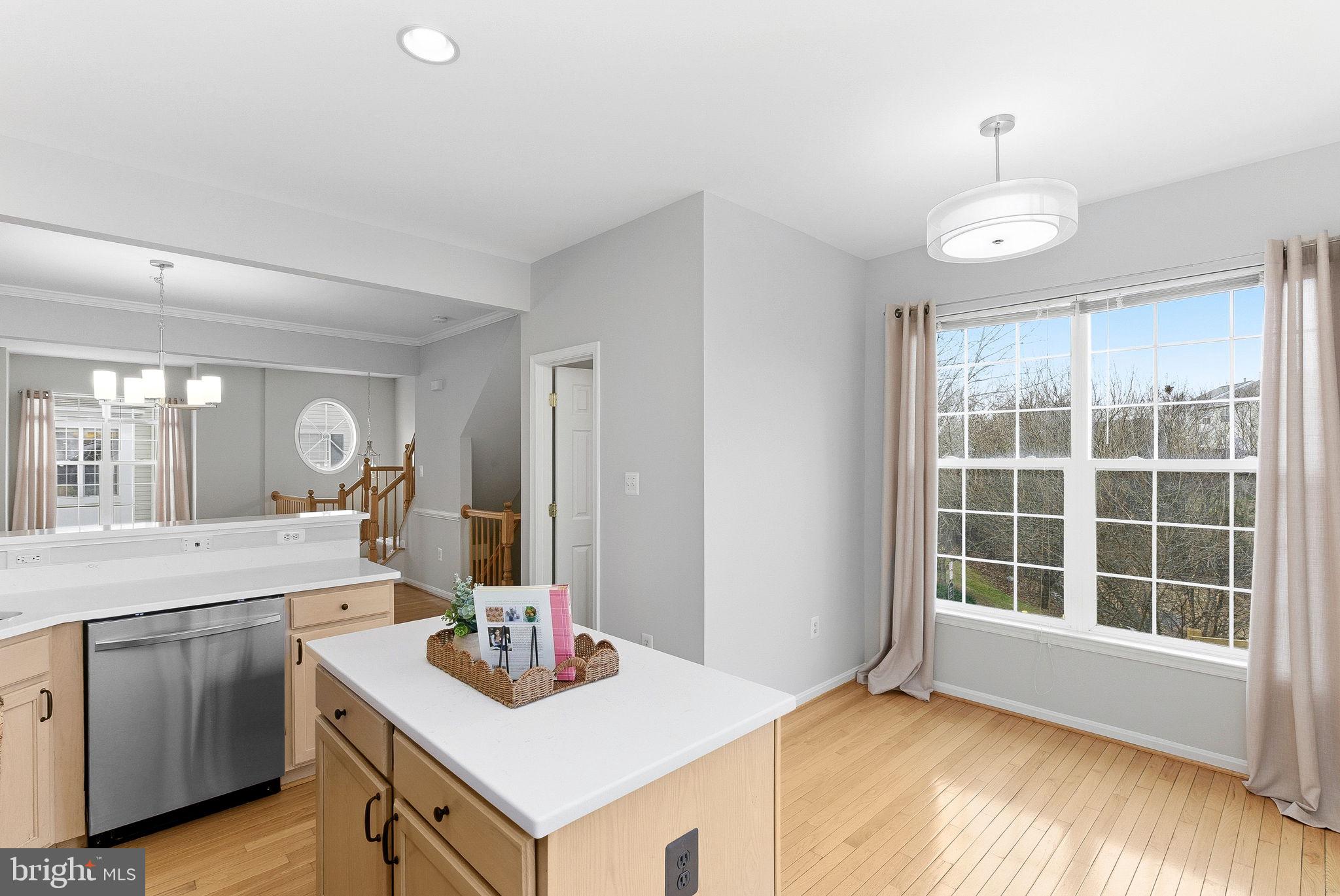 43722 CLEAR LAKE SQUARE