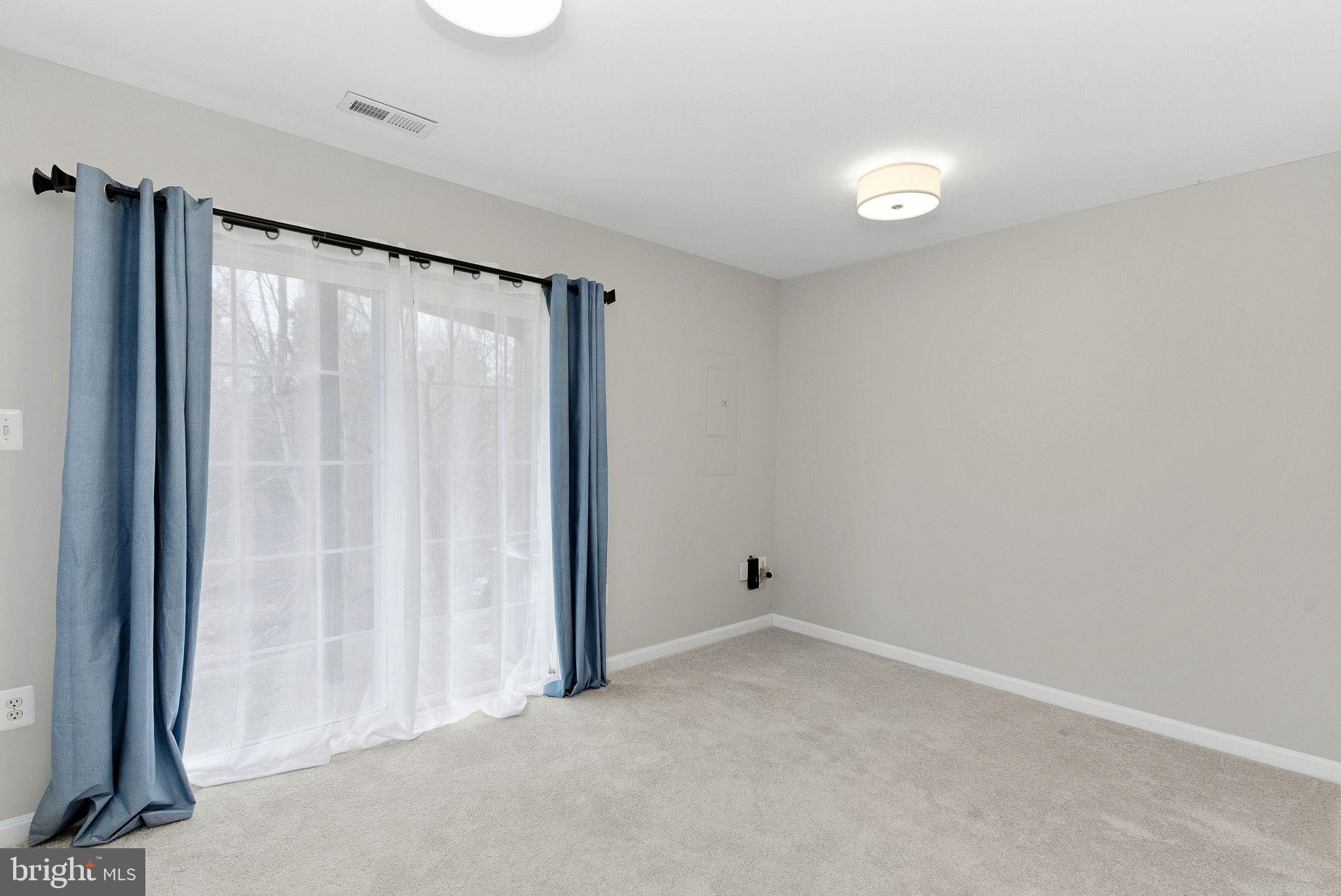 43722 CLEAR LAKE SQUARE