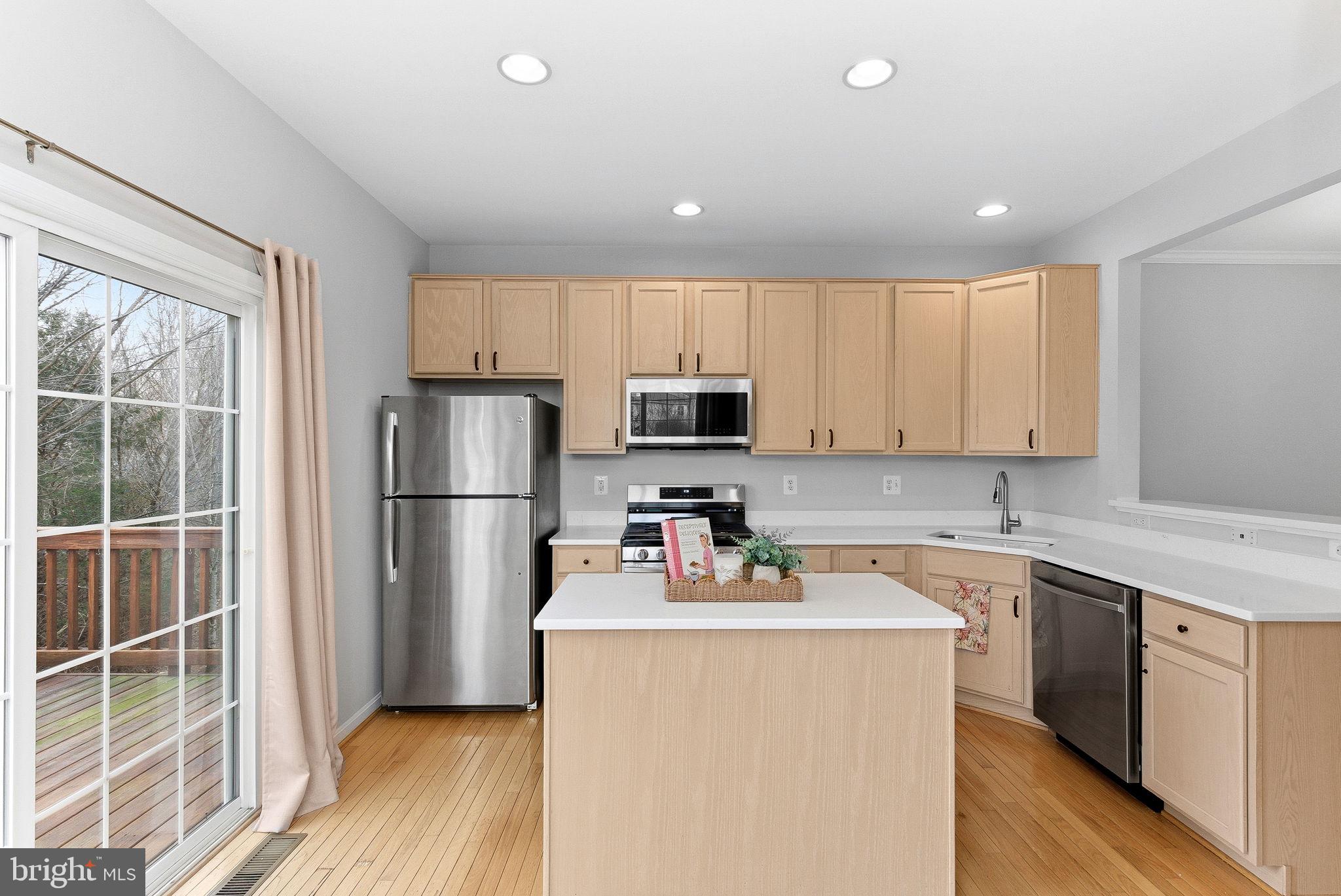 43722 CLEAR LAKE SQUARE