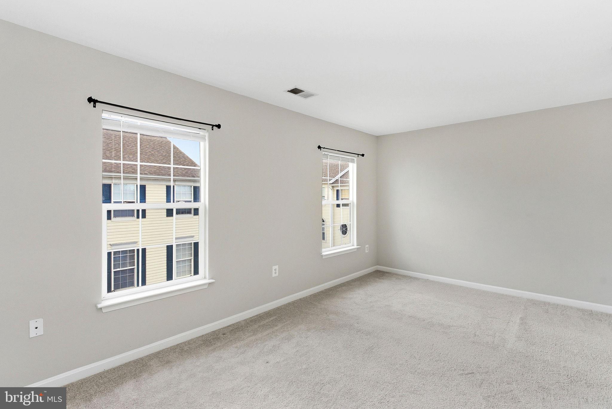 43722 CLEAR LAKE SQUARE