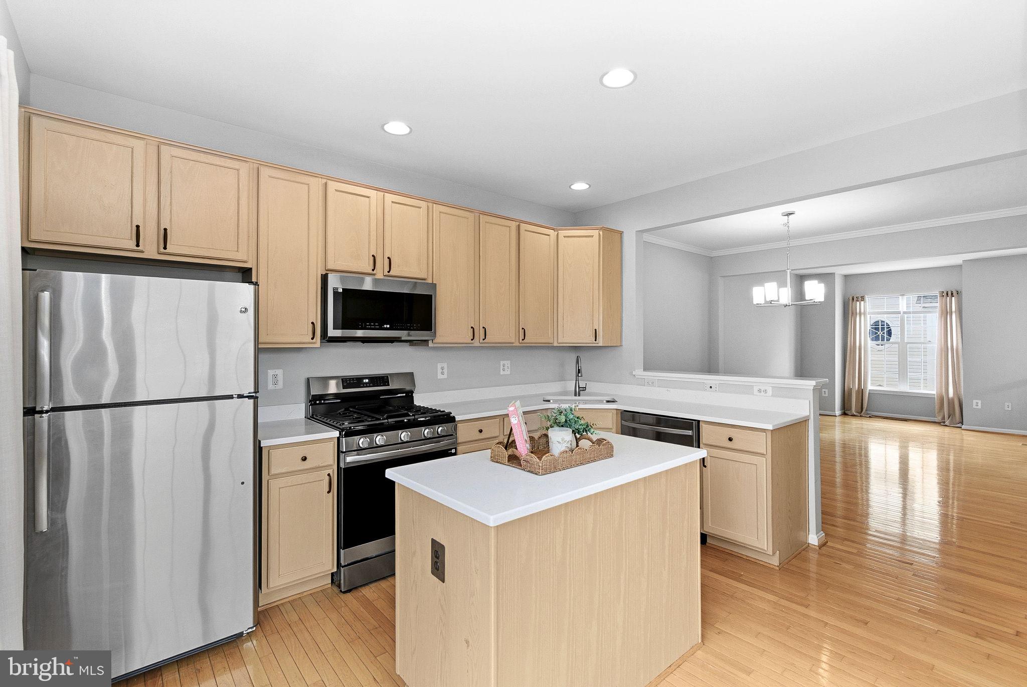 43722 CLEAR LAKE SQUARE