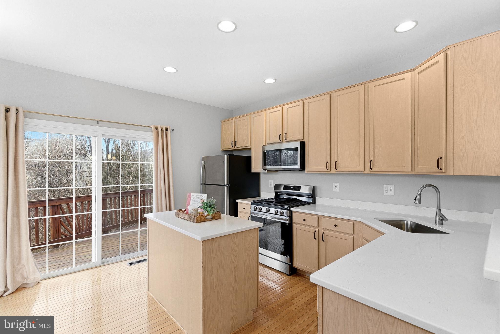 43722 CLEAR LAKE SQUARE