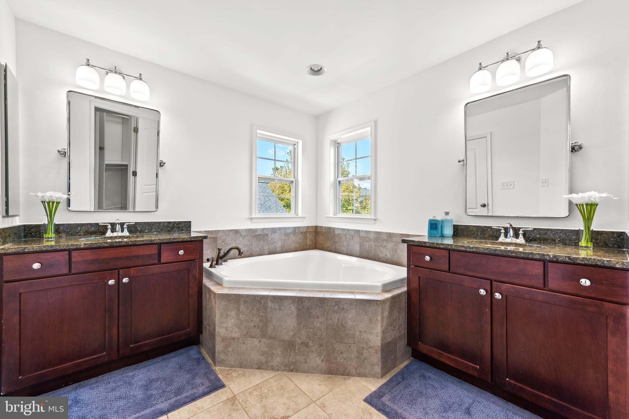 42961 THORNBLADE CIRCLE