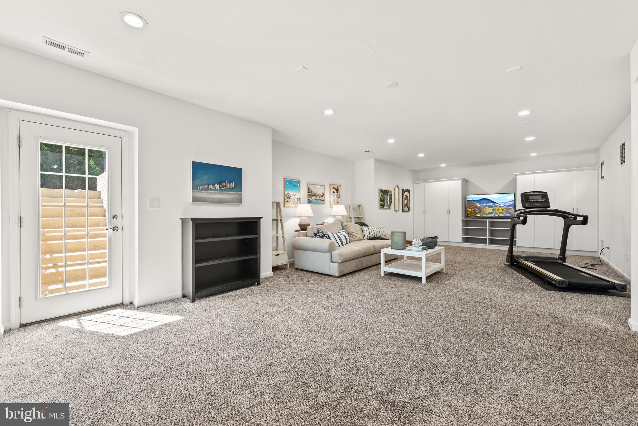 42961 THORNBLADE CIRCLE