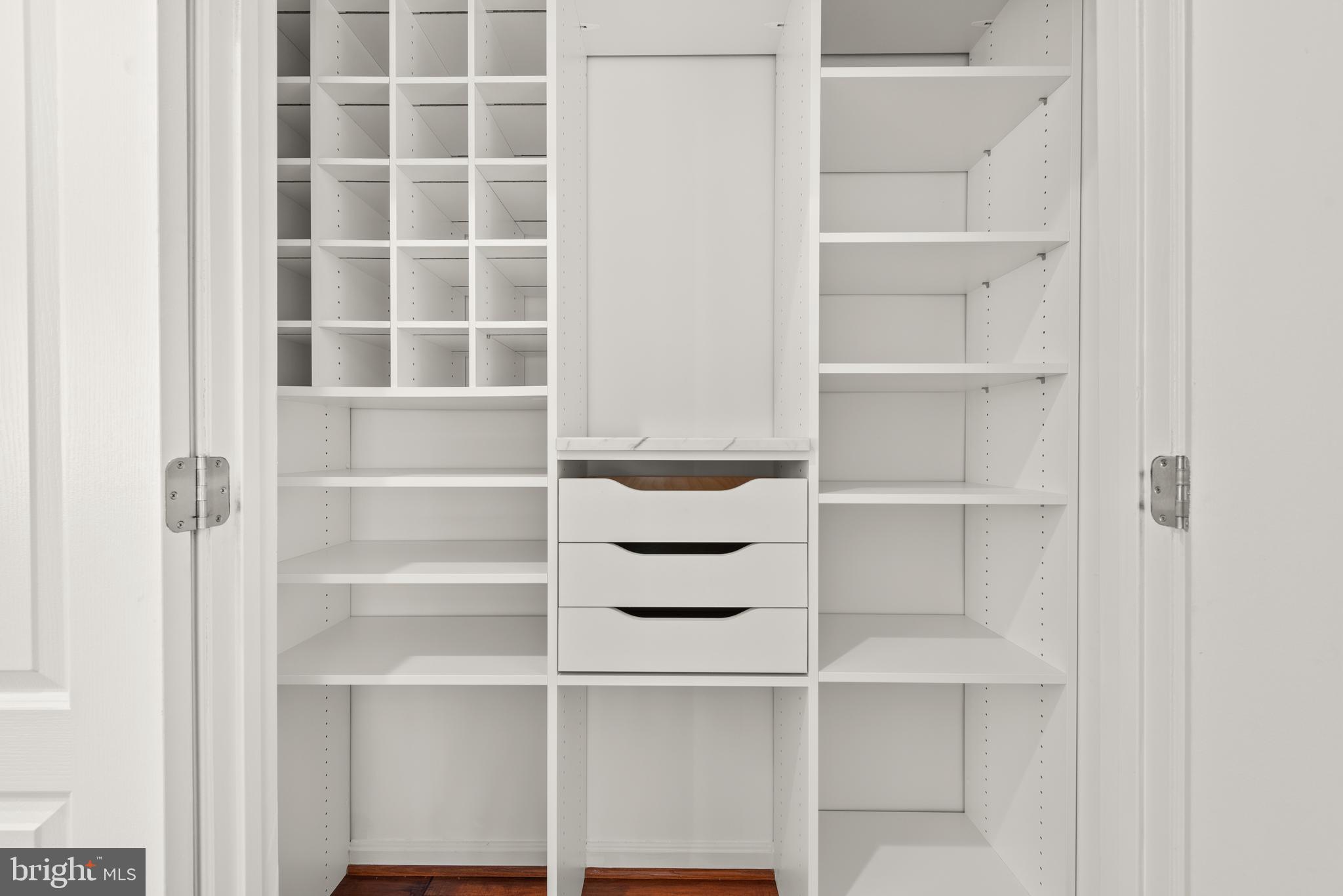 42961 THORNBLADE CIRCLE