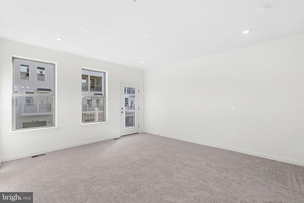 19719 MISTY MOSS SQUARE