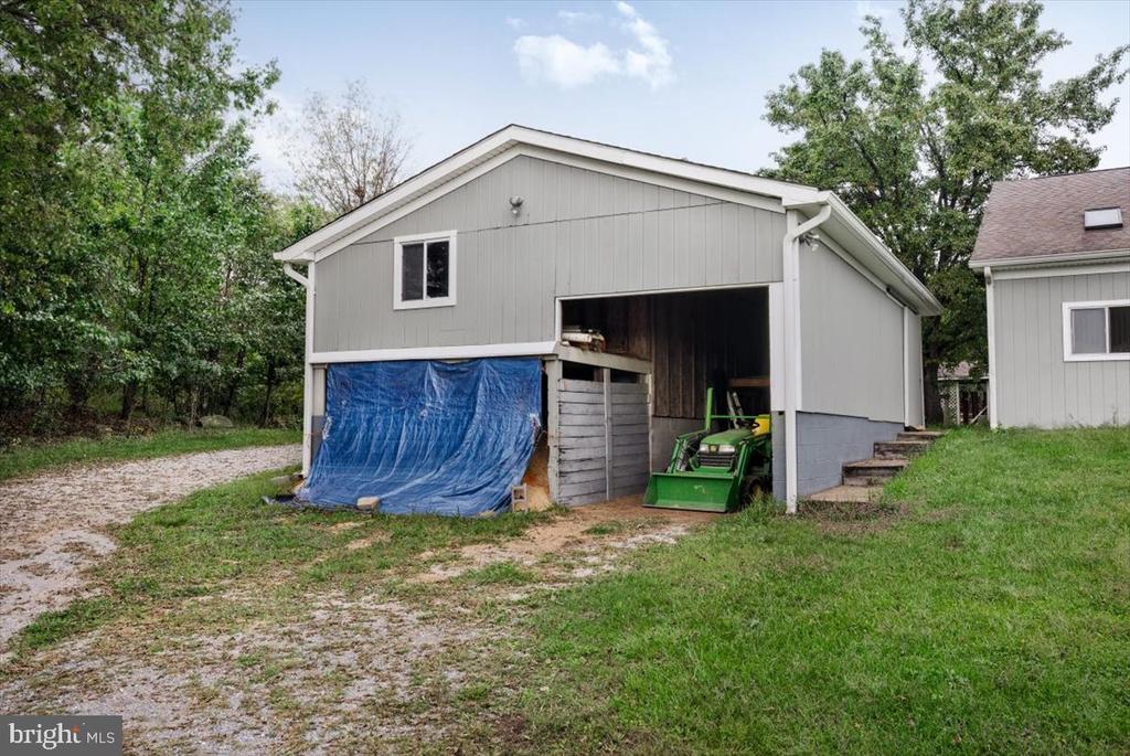 19606 RIDGESIDE ROAD