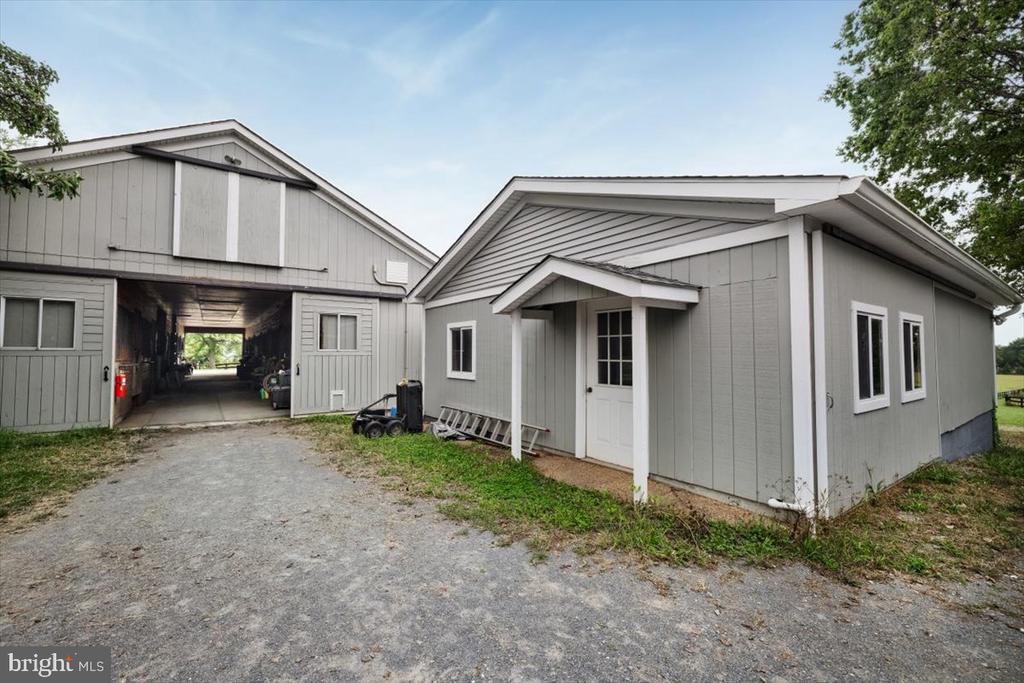 19606 RIDGESIDE ROAD
