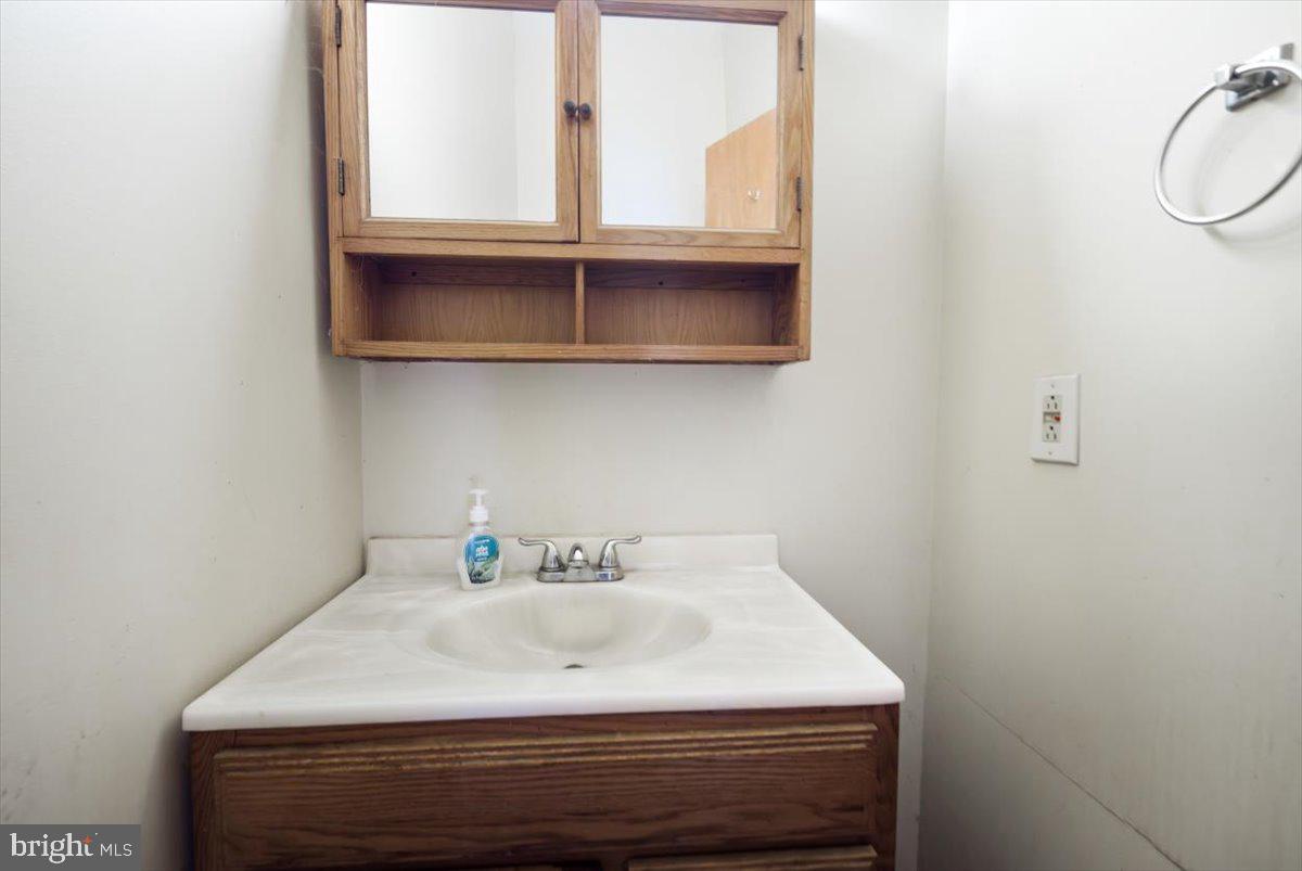 19606 RIDGESIDE ROAD