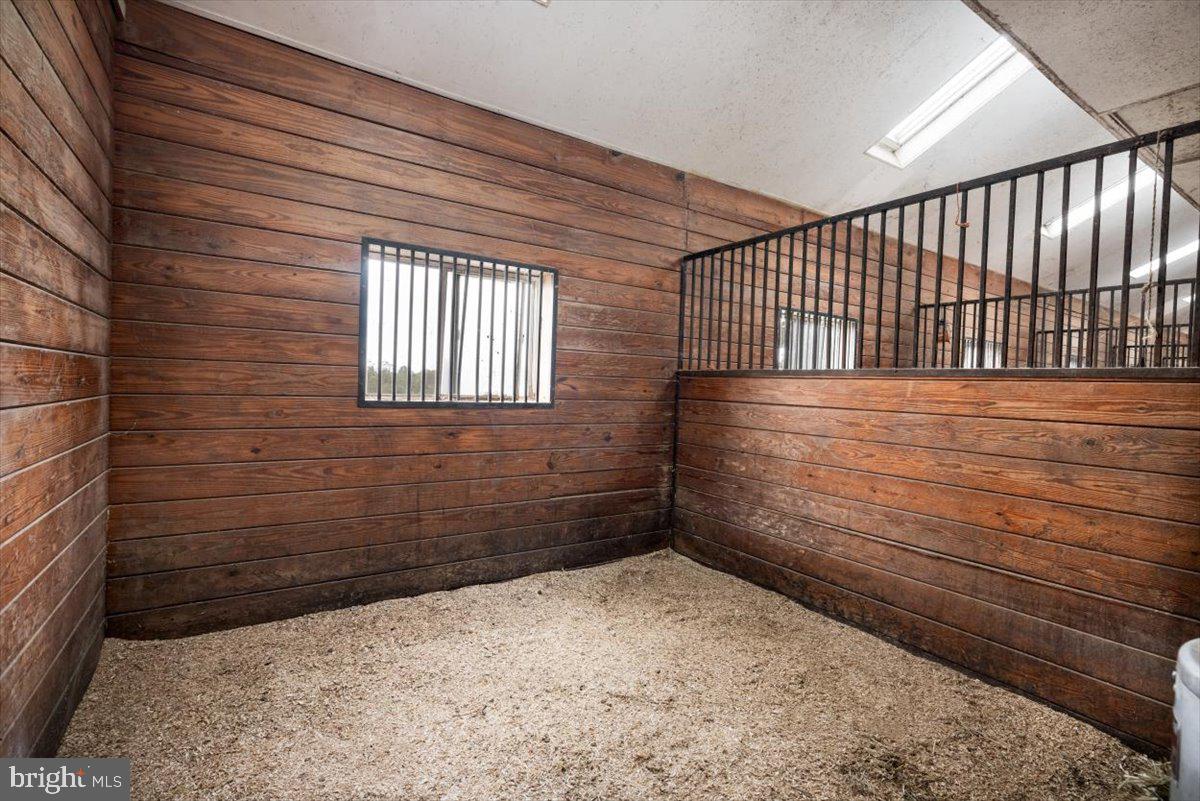 19606 RIDGESIDE ROAD