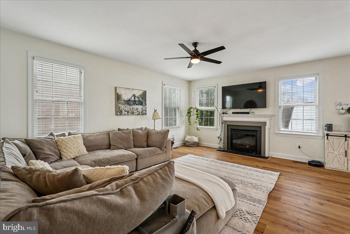 627 GREYSANDS LANE