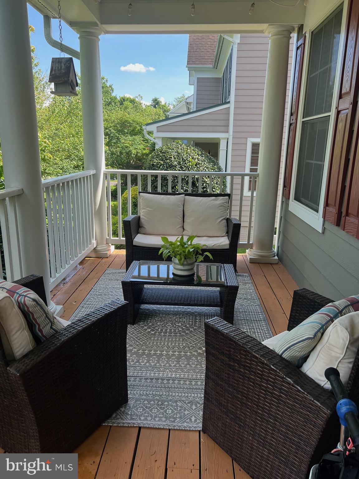 627 GREYSANDS LANE