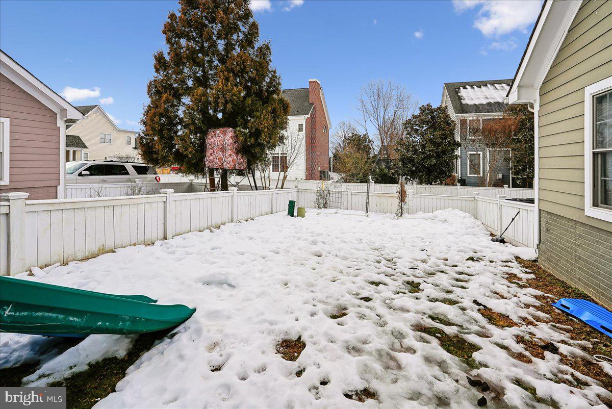 627 GREYSANDS LANE