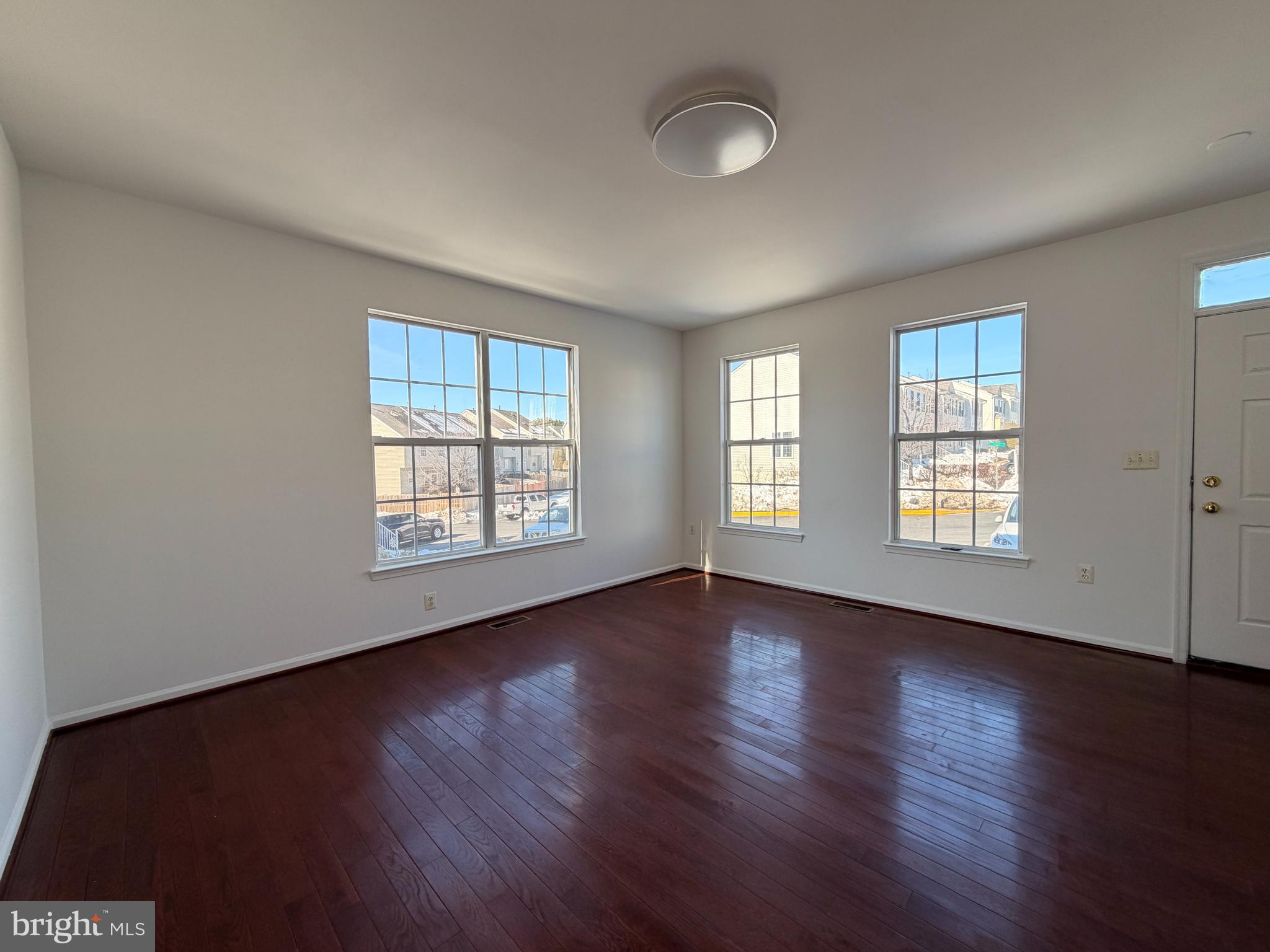 439 GINKGO TERRACE NE