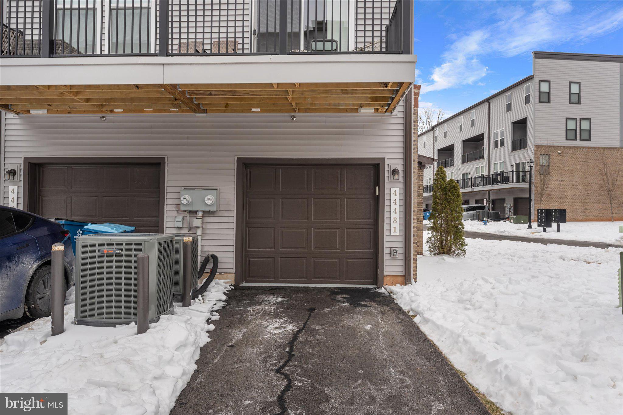 44481 WOLFHOUND SQUARE