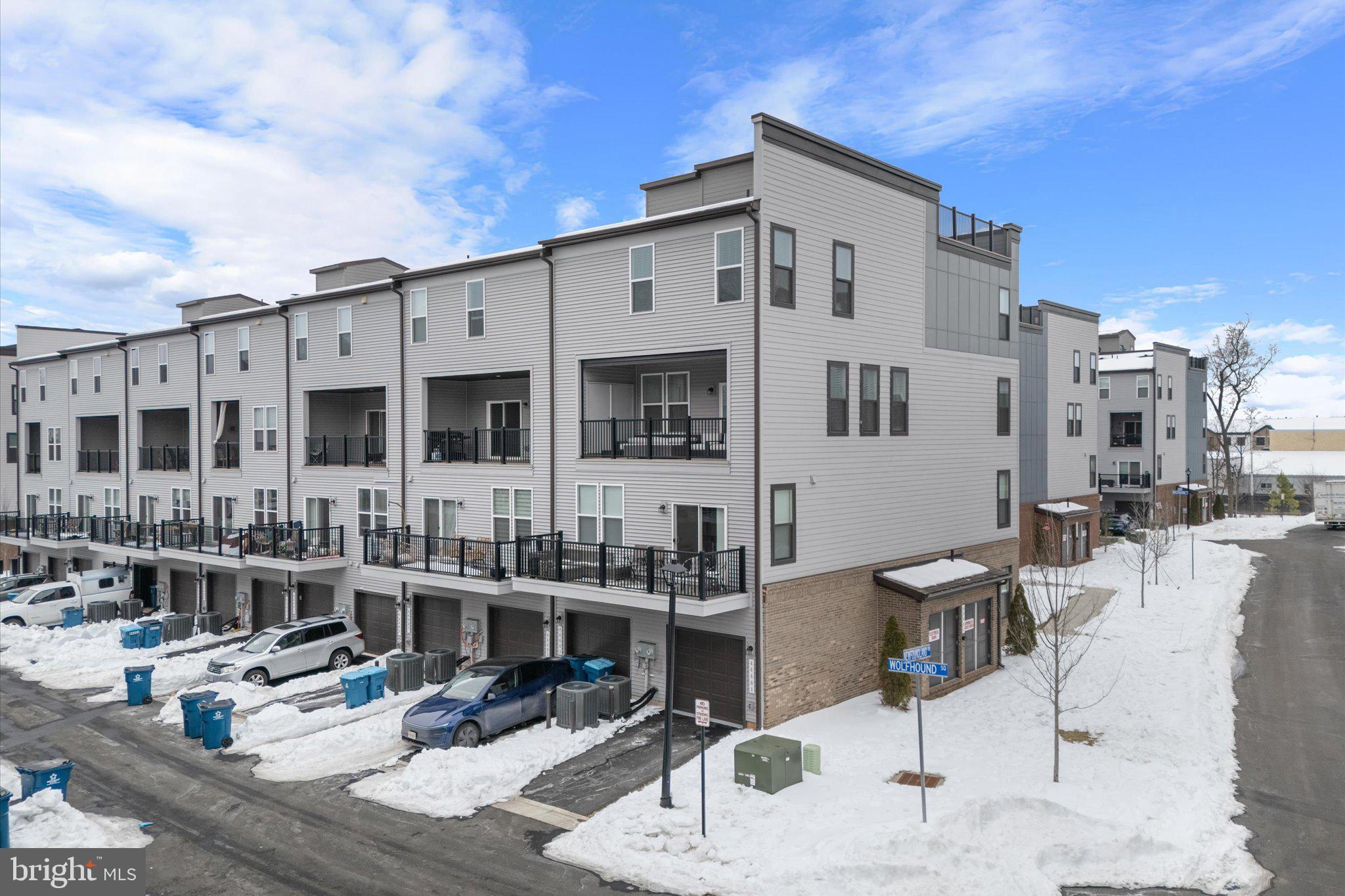 44481 WOLFHOUND SQUARE