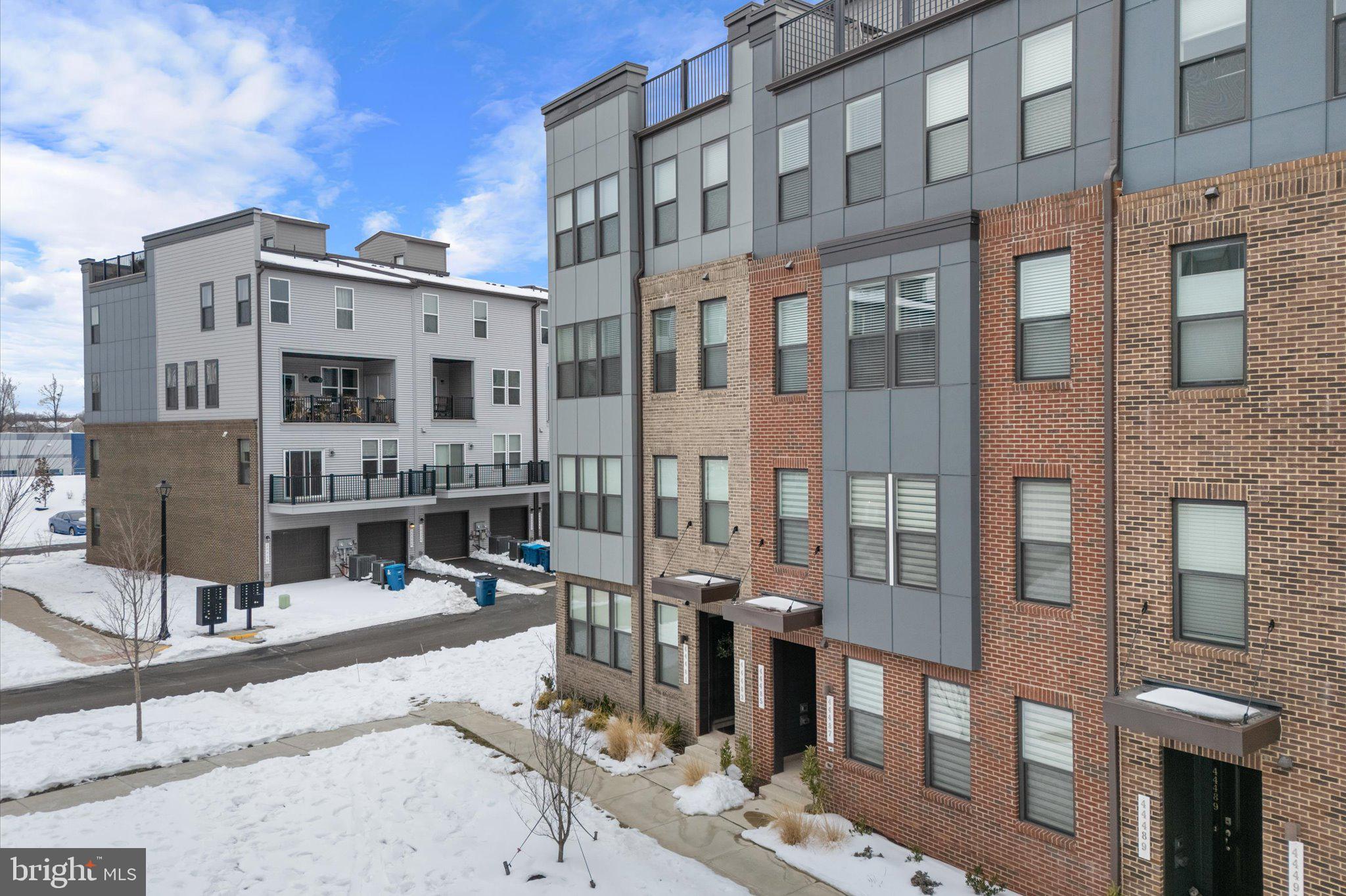 44481 WOLFHOUND SQUARE