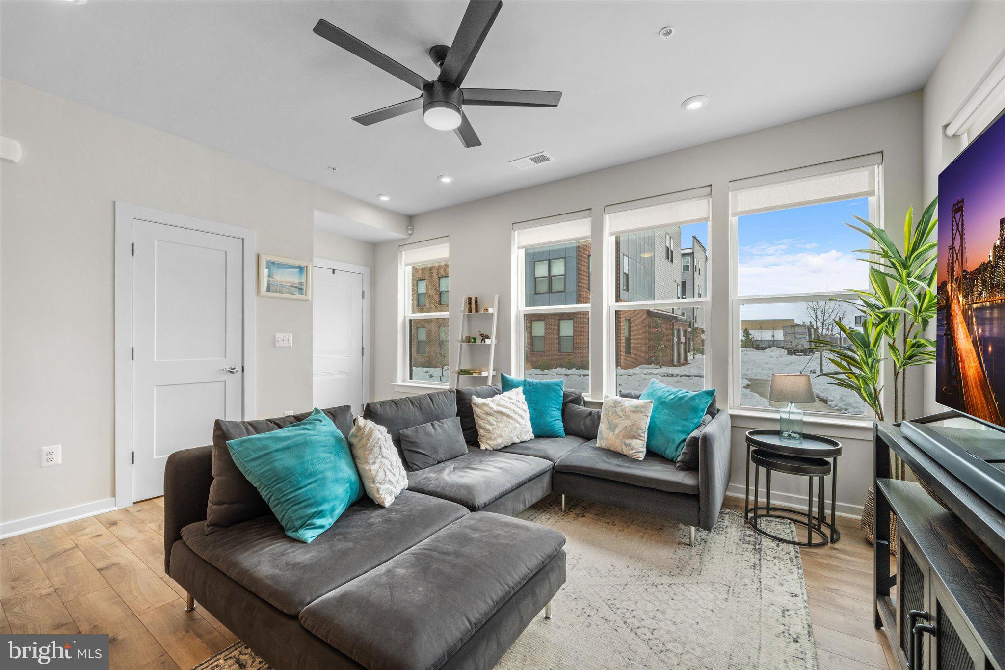44481 WOLFHOUND SQUARE