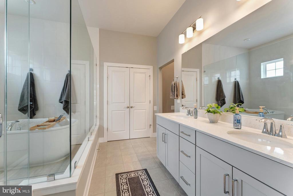 24277 GRAYLEAF WILLOW PLACE