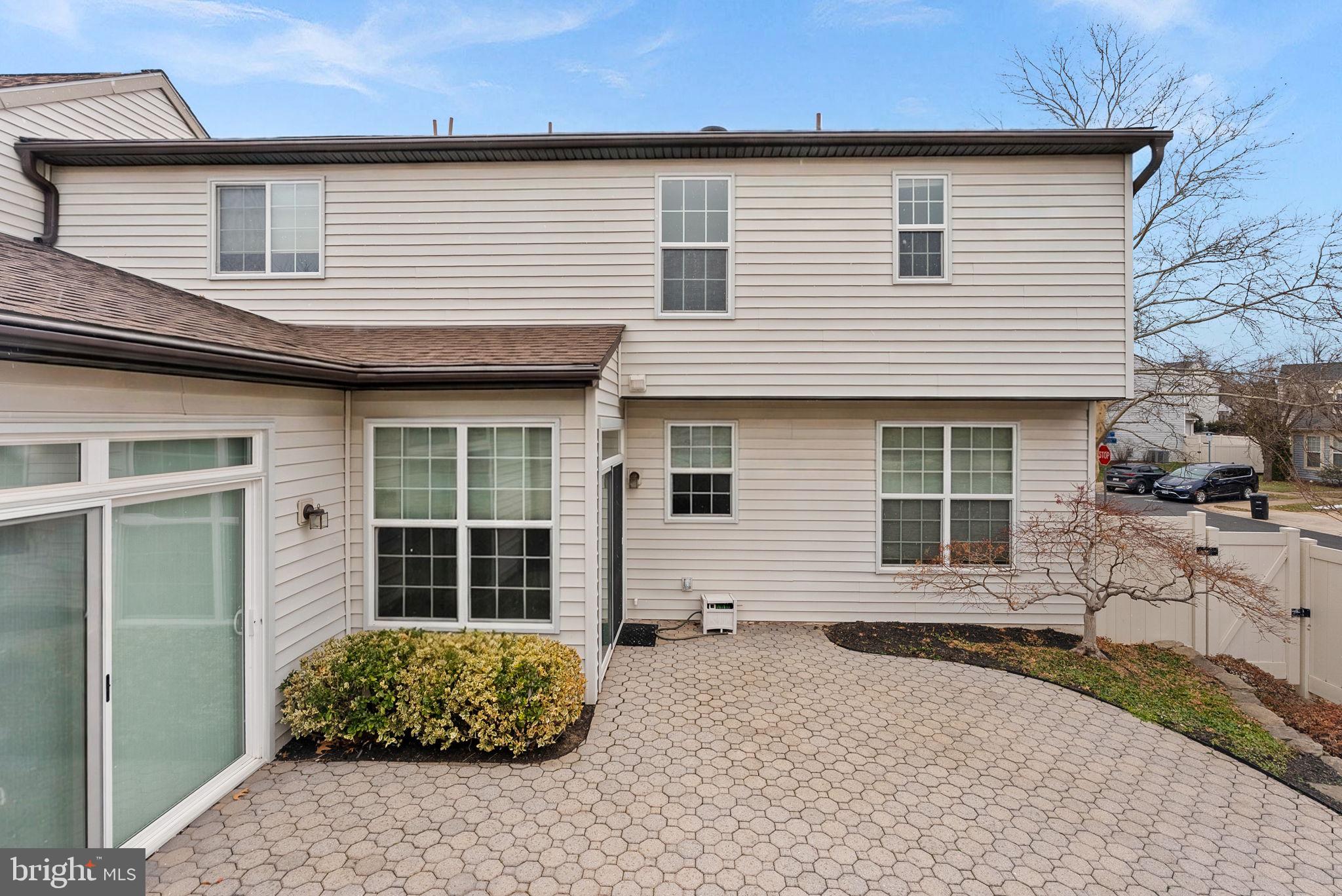 20525 LANSING TERRACE