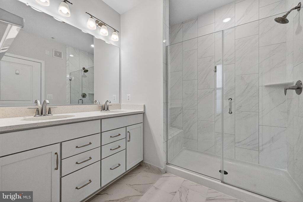 23639 GOLDEN EMBERS SQUARE 105