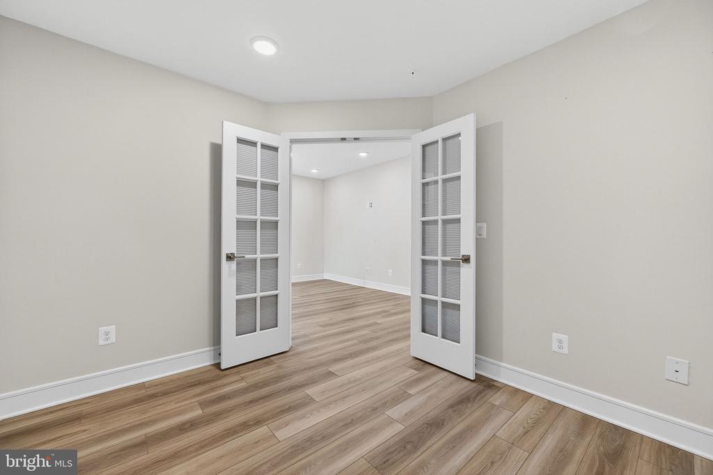 23639 GOLDEN EMBERS SQUARE 105
