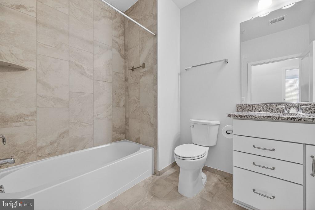 23639 GOLDEN EMBERS SQUARE 105