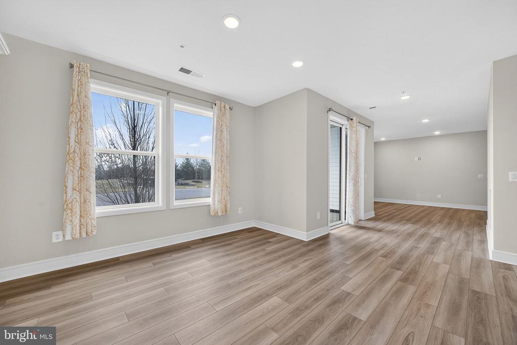 23639 GOLDEN EMBERS SQUARE 105