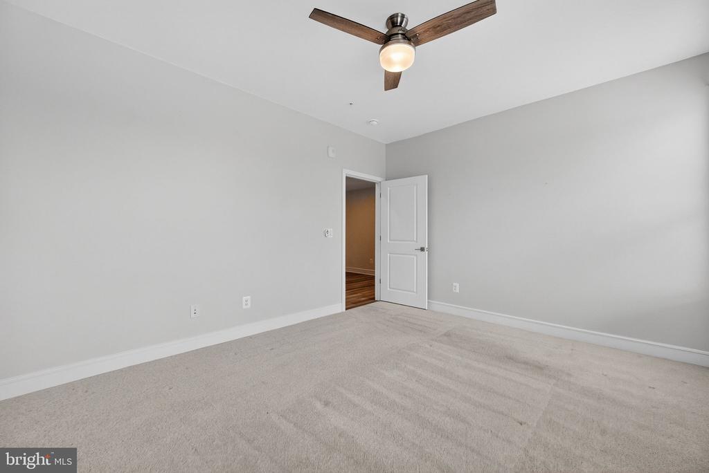 23639 GOLDEN EMBERS SQUARE 105