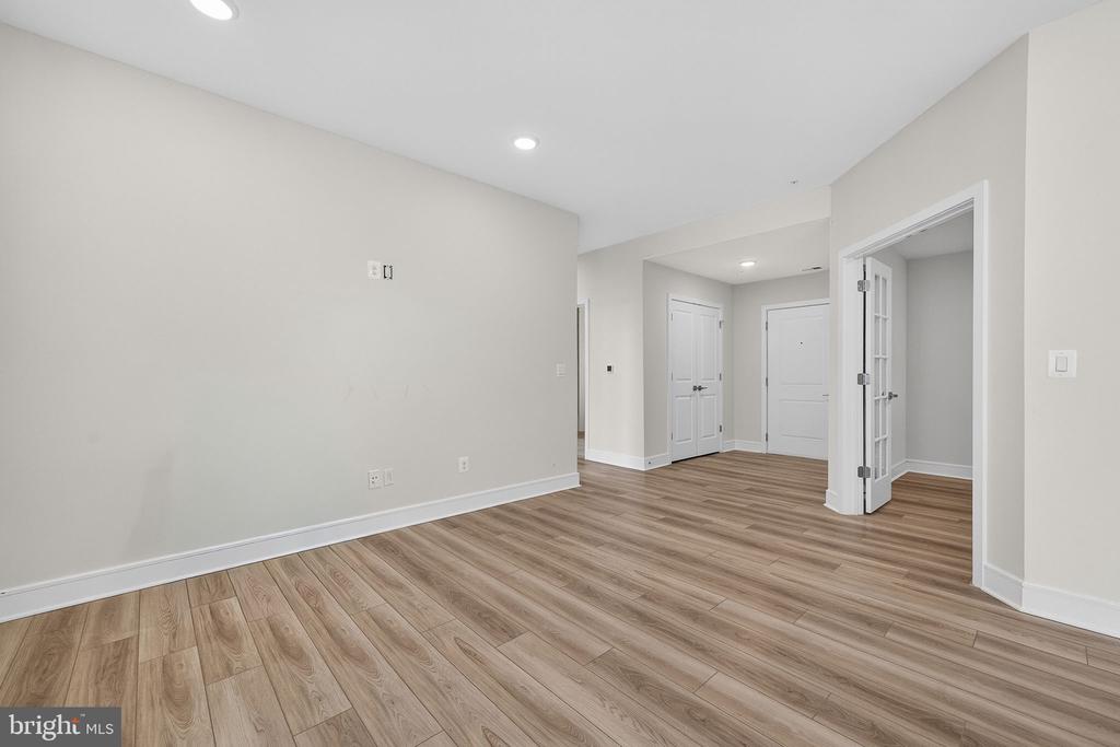 23639 GOLDEN EMBERS SQUARE 105