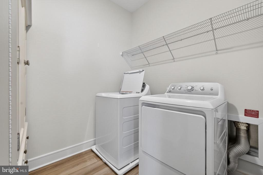 23639 GOLDEN EMBERS SQUARE 105