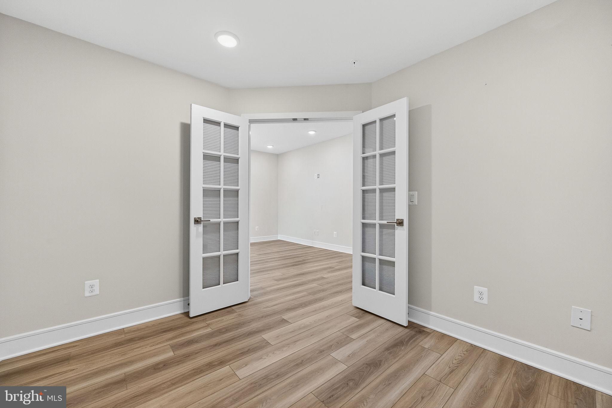 23639 GOLDEN EMBERS SQUARE 105