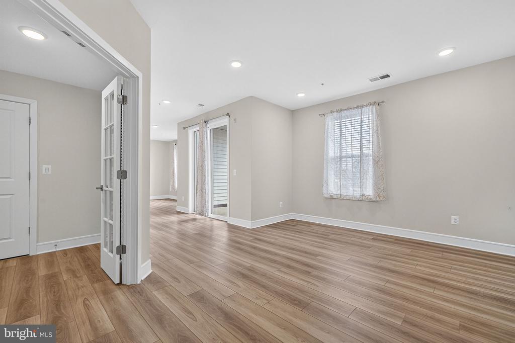 23639 GOLDEN EMBERS SQUARE 105