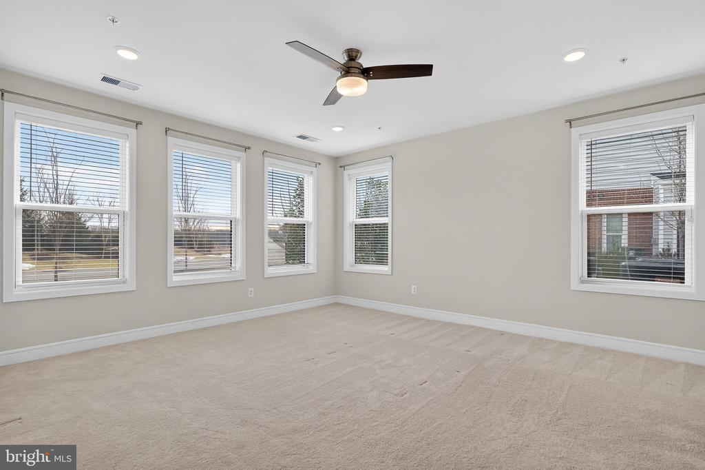 23639 GOLDEN EMBERS SQUARE 105