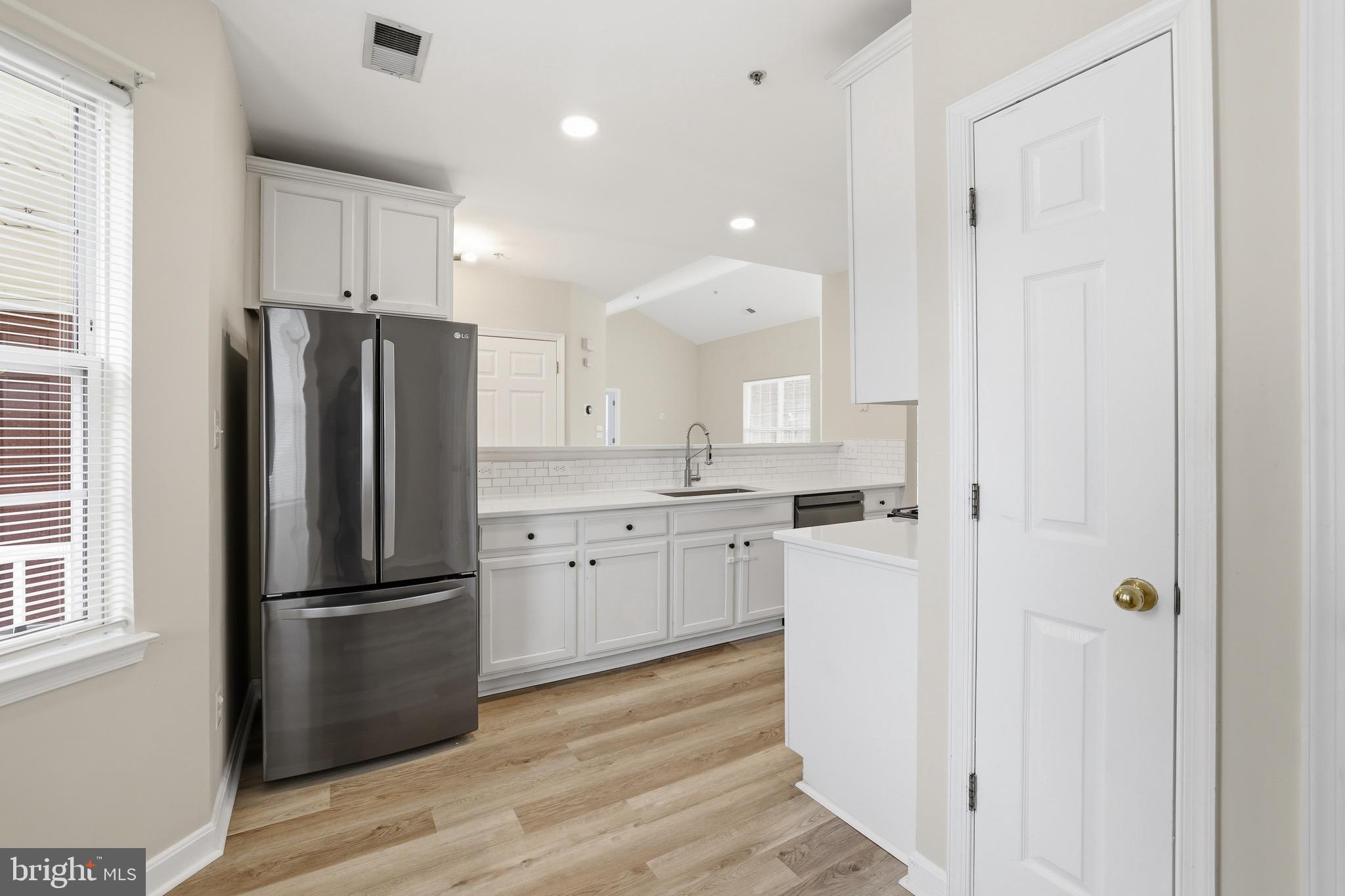 25340 LAKE MIST 304