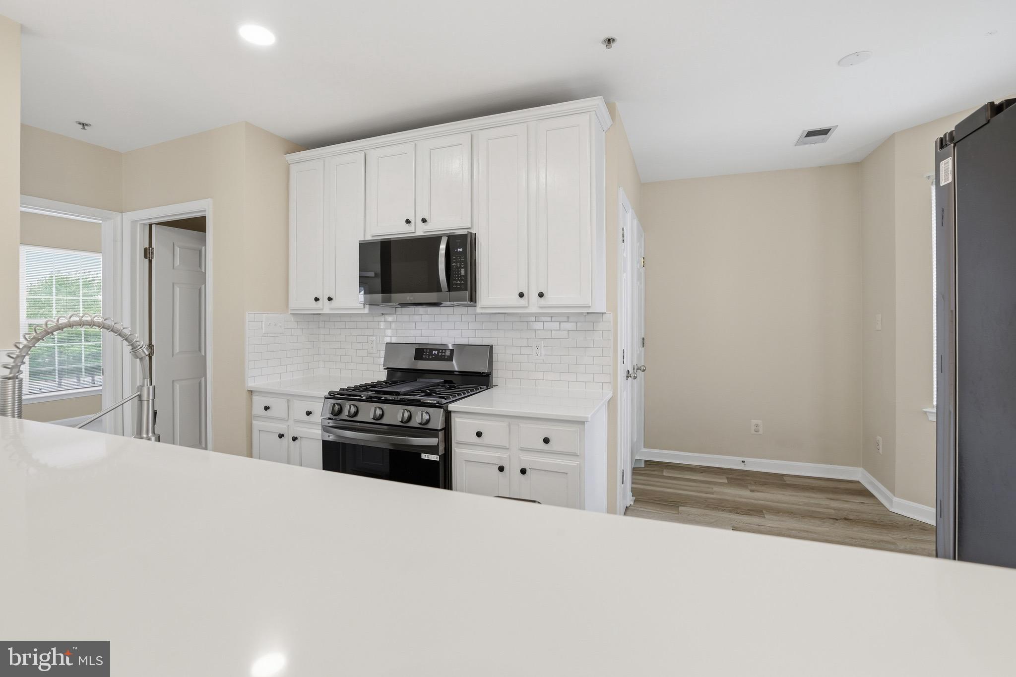 25340 LAKE MIST 304