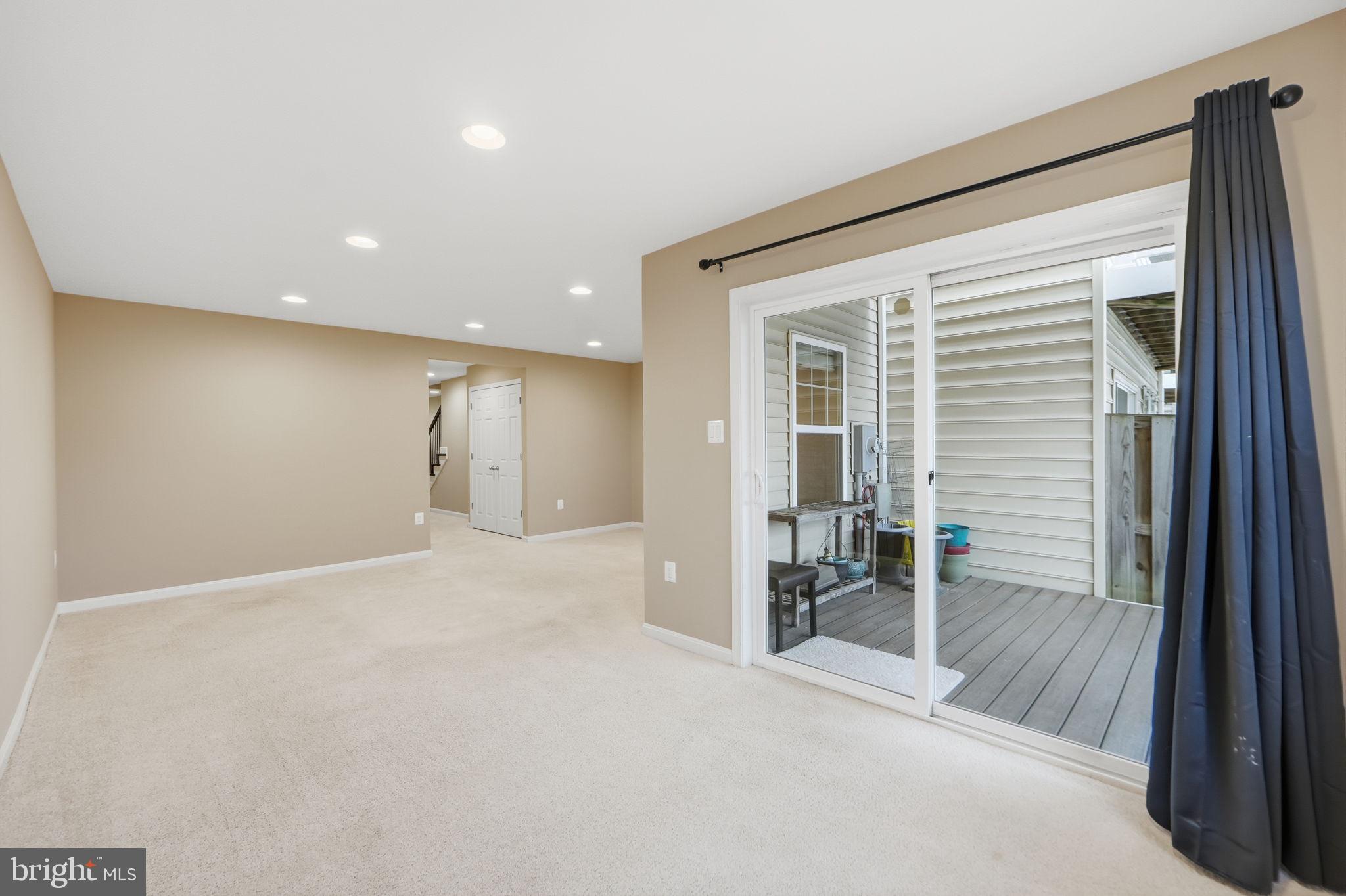 43593 MIRROR TERRACE