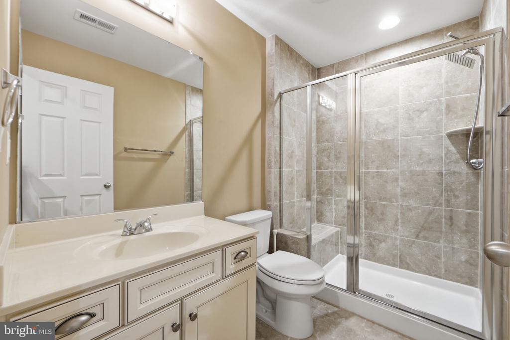 43593 MIRROR TERRACE
