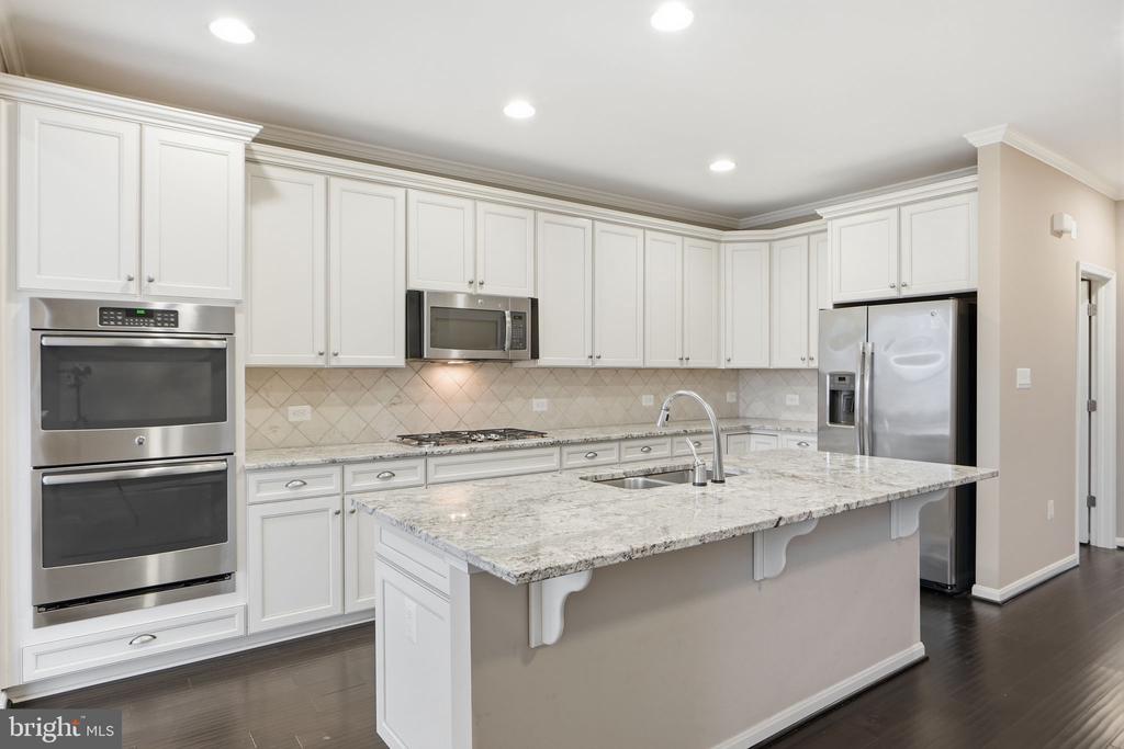 43593 MIRROR TERRACE