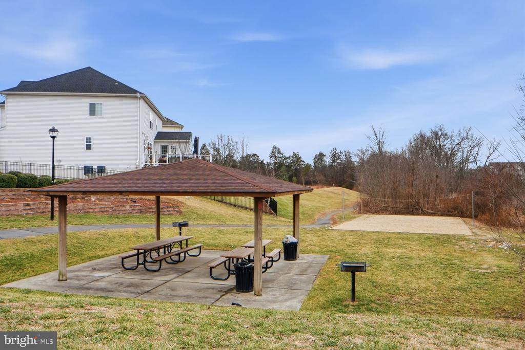 43593 MIRROR TERRACE
