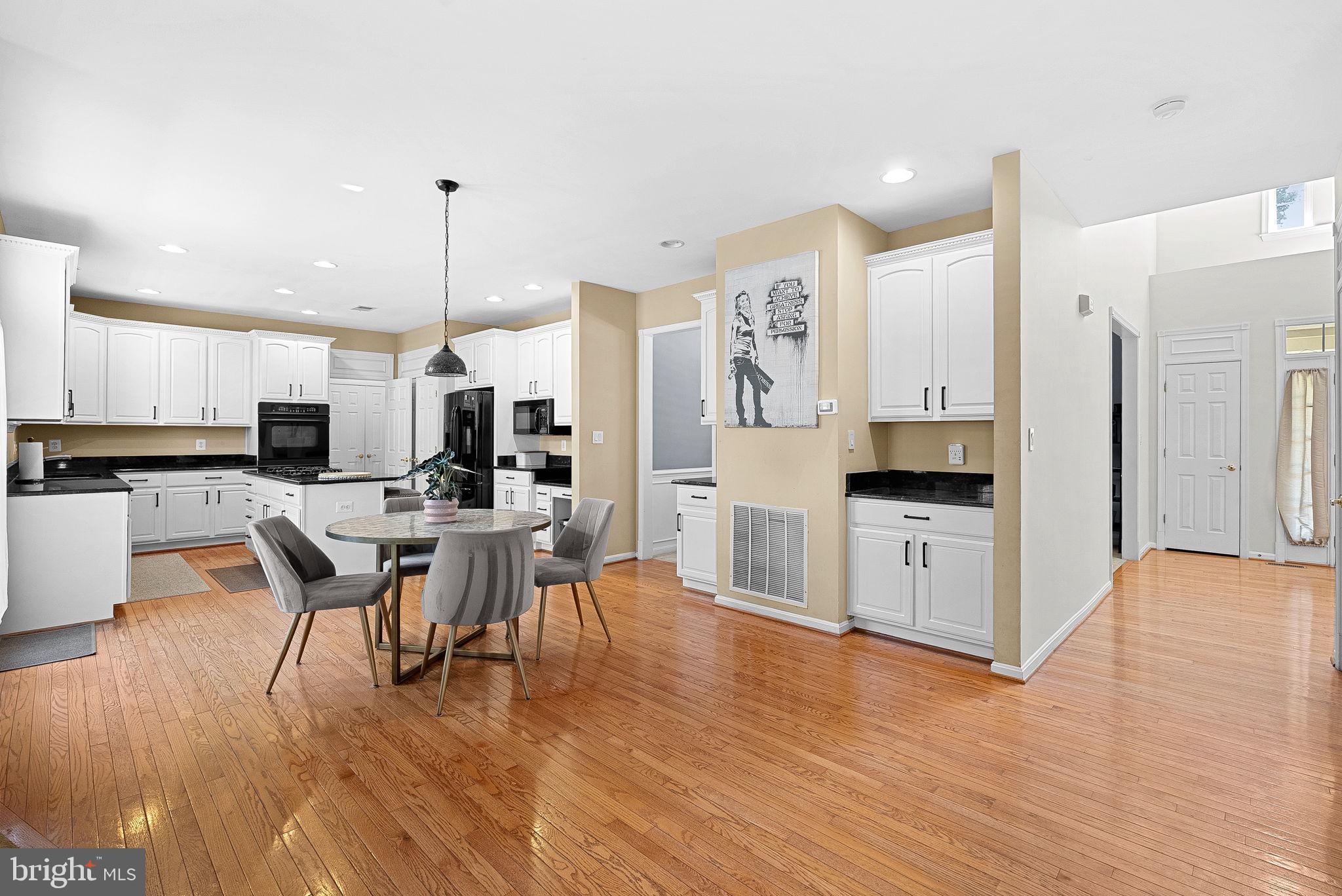 43294 RACHELLE ANN COURT