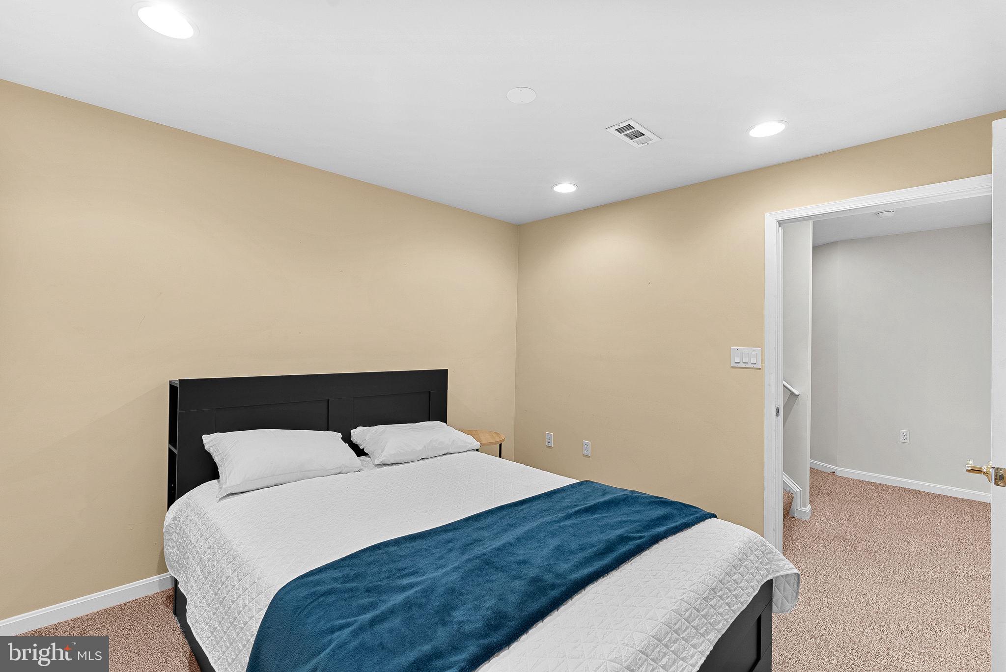 43294 RACHELLE ANN COURT