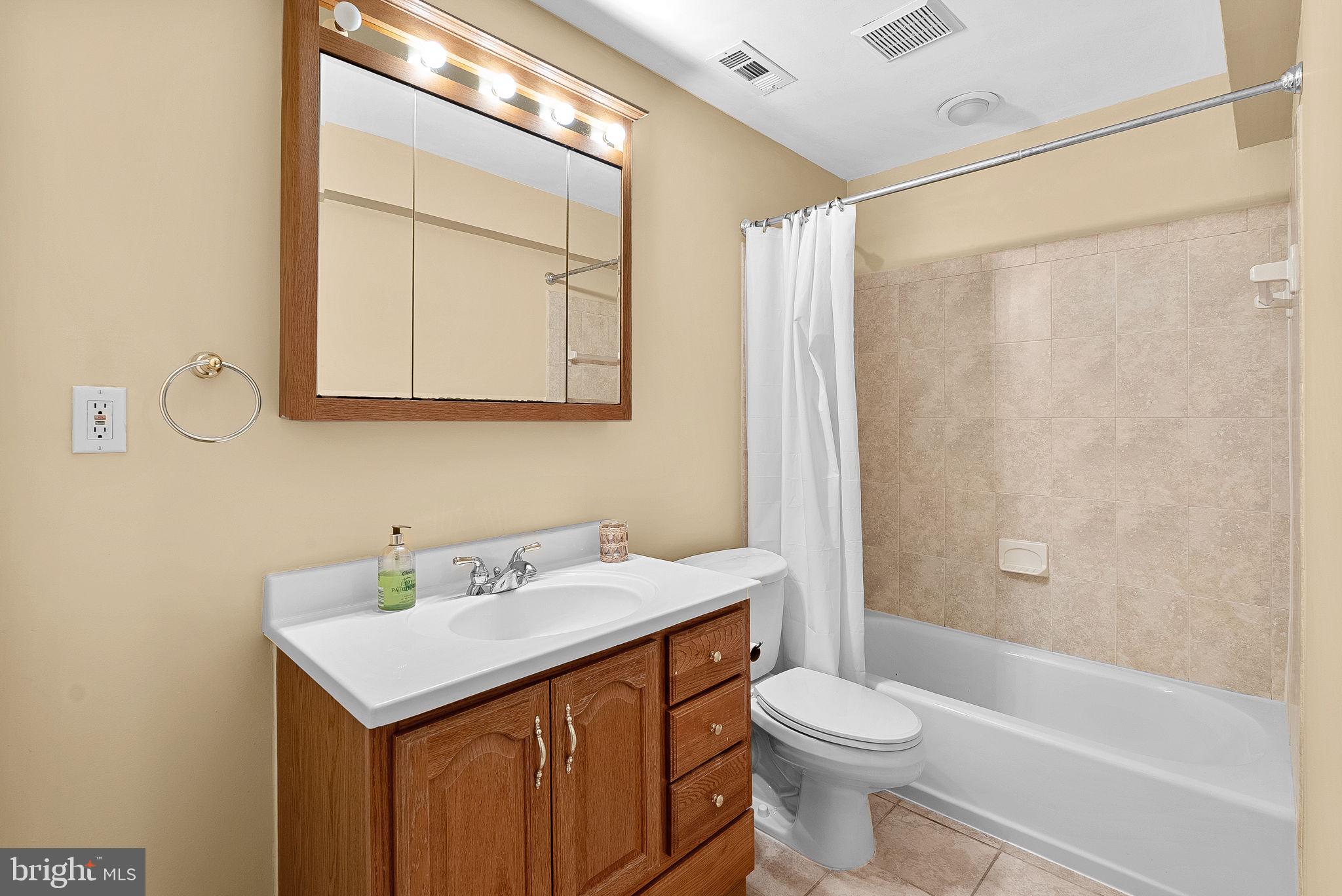 43294 RACHELLE ANN COURT