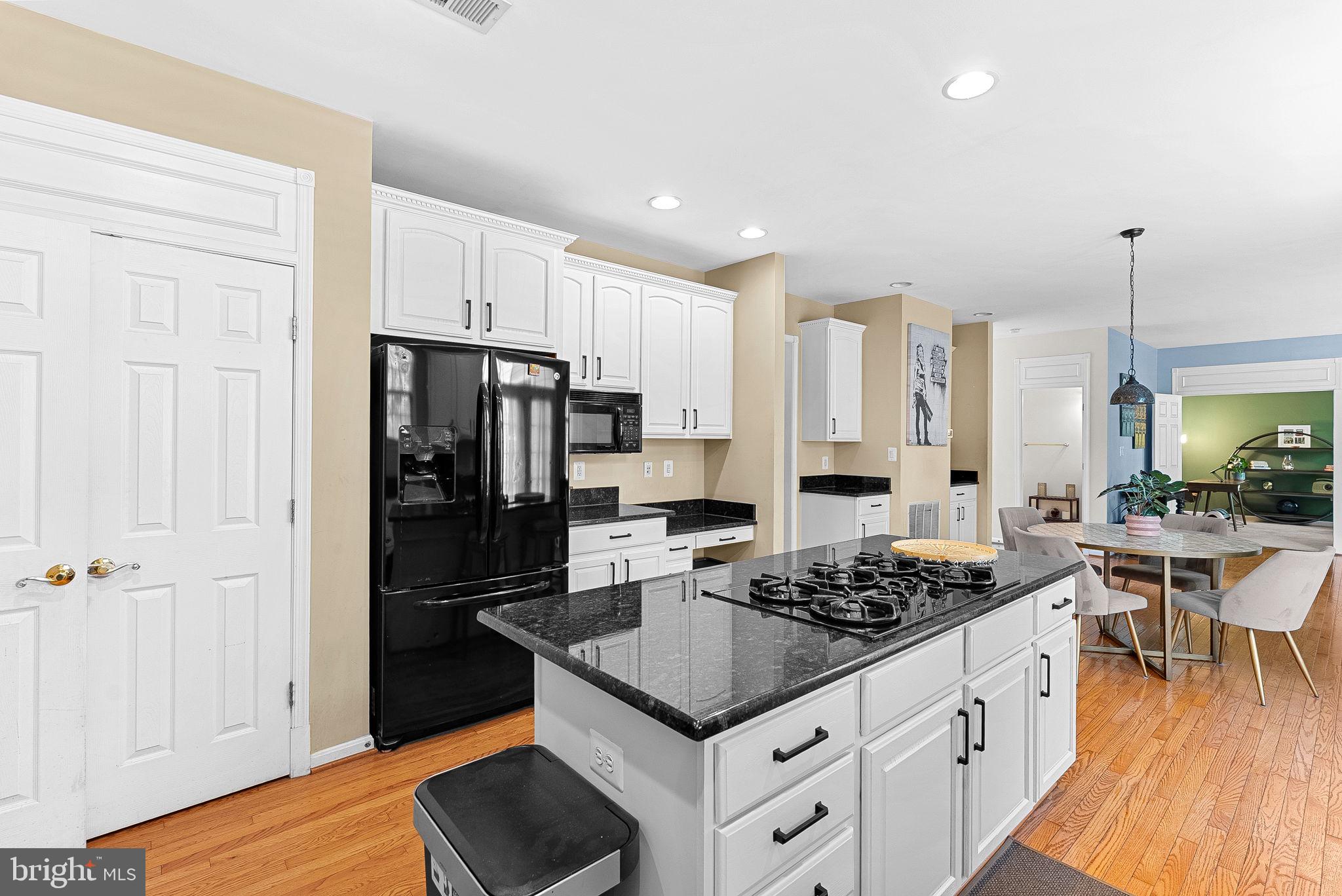 43294 RACHELLE ANN COURT