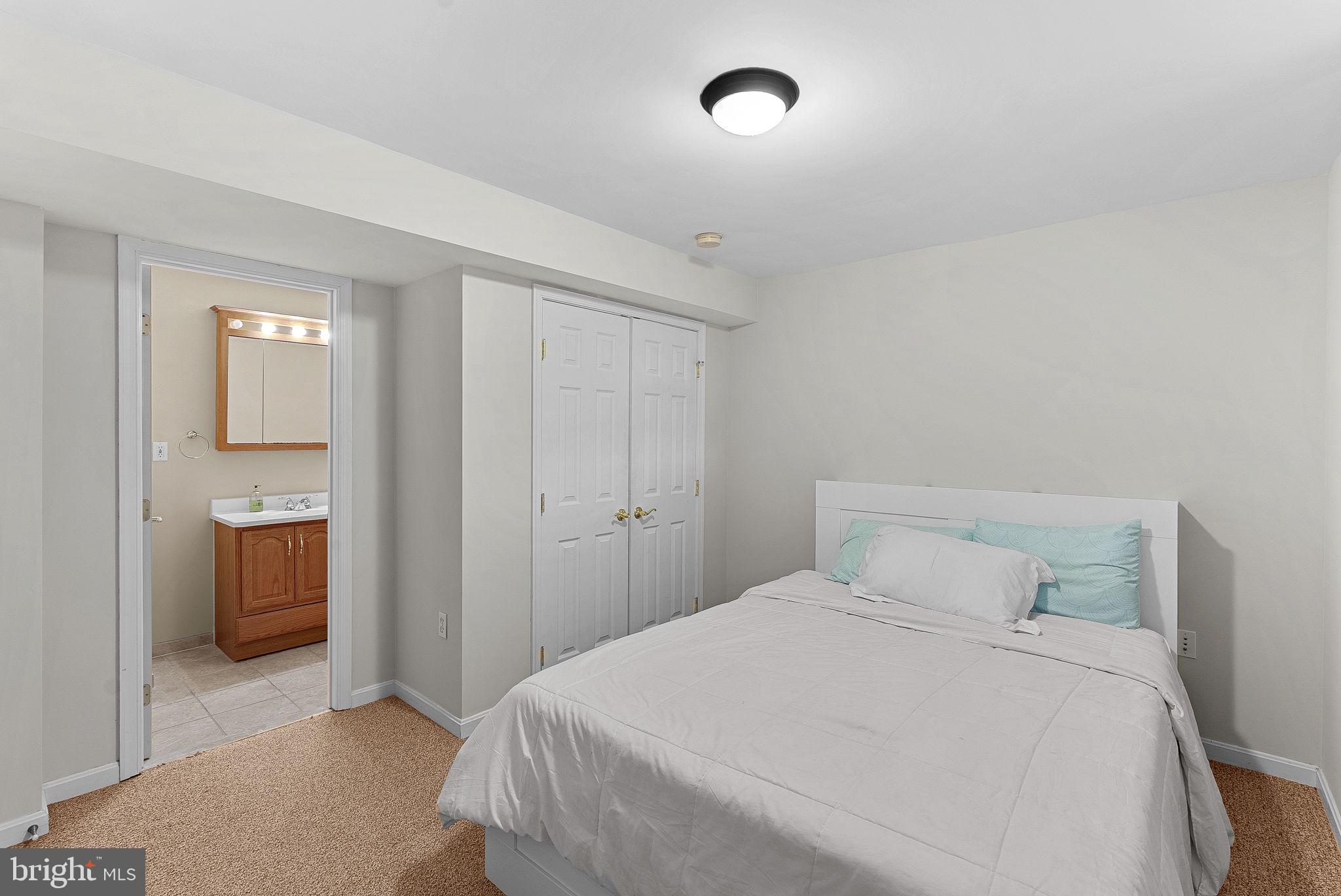 43294 RACHELLE ANN COURT