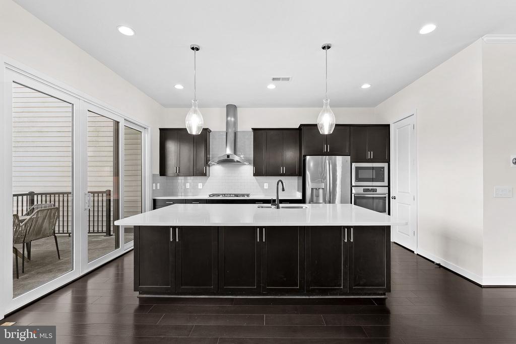 23104 SULLIVANS COVE SQUARE