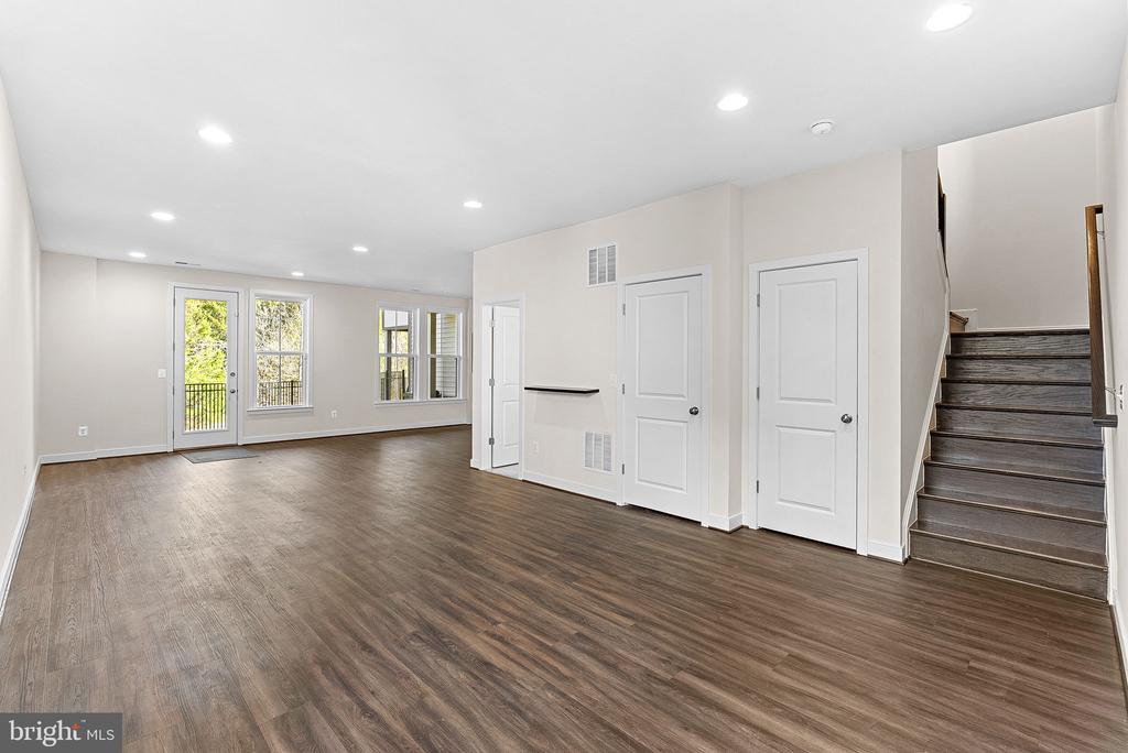 23104 SULLIVANS COVE SQUARE