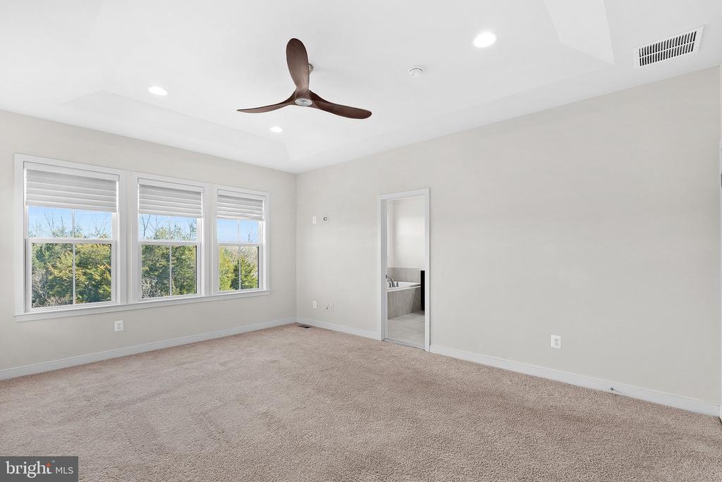 23104 SULLIVANS COVE SQUARE