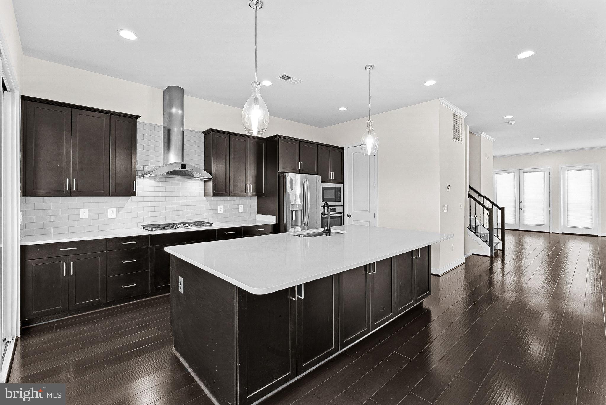 23104 SULLIVANS COVE SQUARE