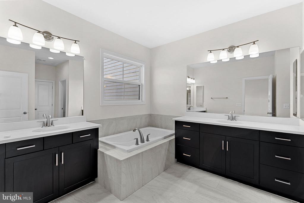 23104 SULLIVANS COVE SQUARE